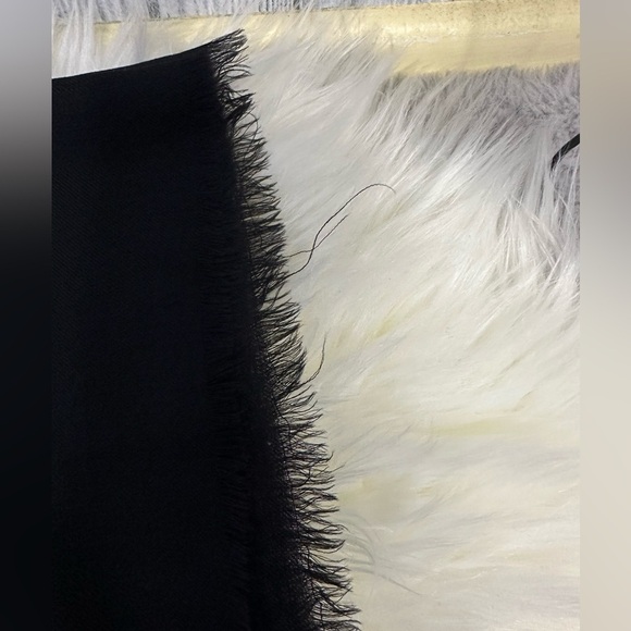 GUCCI scarf / wrap - Picture 5 of 15